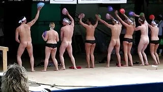 Om matur pleasured doamna CuNi și faimos futai cu mama lui tras-o
