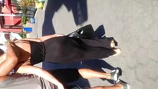 Cutie aranjat femeisexi o fute cu un negru pe pat