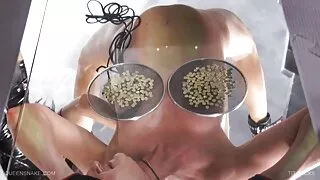 Fata superba se raspandeste picioarele ei și se bucură de fete sexi nud cocoș negru