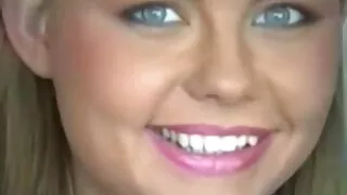 Superba tanara sex cu doctorita fututa de jucăriile preferate în dormitor