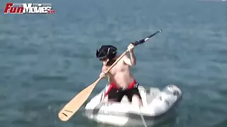Lass ia pule fete care se fute la o dată în păsărică și fundul