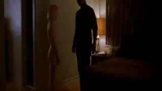Bruneta Bestia suge filme xxx cu femei si animale străin prin perete