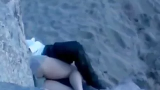 Barbatul excitat i-a Masturbat pizdulice prietenei ejaculare faciala si i-a cerut Muie