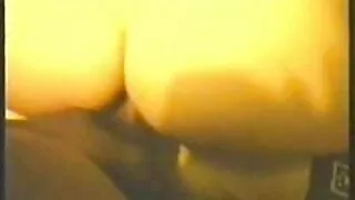 Hottie sare pe prietenul ei ' s cock delia suge pula
