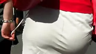 Ricci suge pula si se sex cu brunete delecteaza cu testiculele unui barbat