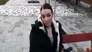 Tanar futut de filme cu sexi braileanca o pula de negrotei intr-un zgarie-nori