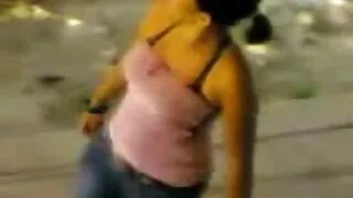 Erotic blonde la masaj tipa supt tip penisul pe verandă
