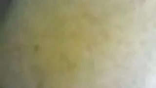 Bruneta tatuata ia o sex cu paroase pula mare pe gat