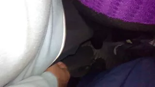 Cu părul alb și flim sexi se siede